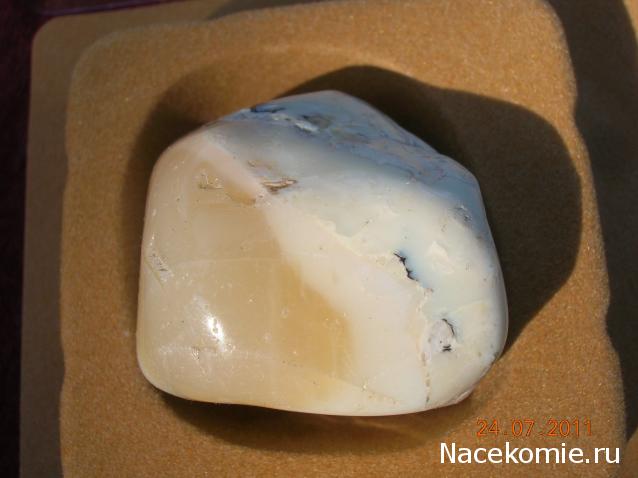 Энергия камней №26 Молочный опал (окатанный камень) фото, обсуждение
