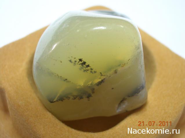 Энергия камней №26 Молочный опал (окатанный камень) фото, обсуждение