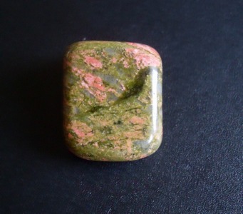 Энергия камней №14 Унакит (Окатанный камень) фото, обсуждение