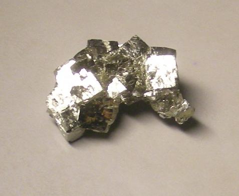 Минералы Сокровища Земли (2009) - График Выхода и обсуждение