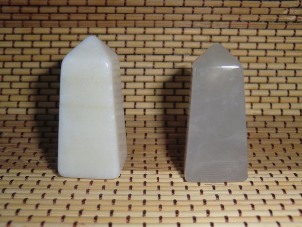 Энергия камней №27 Белый (молочный) кварц (обелиск) фото, обсуждение