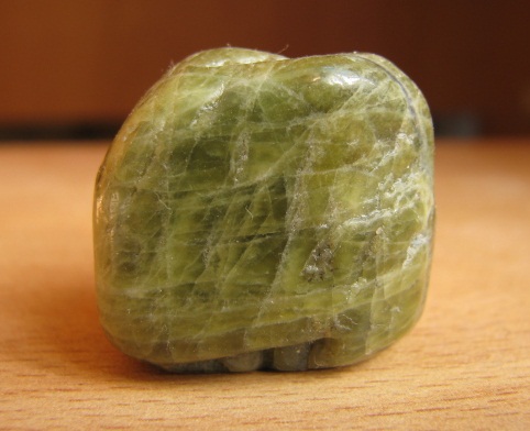 Энергия камней № 37 Эпидот (окатанный камень) фото, обсуждение