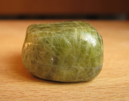 Энергия камней № 37 Эпидот (окатанный камень) фото, обсуждение