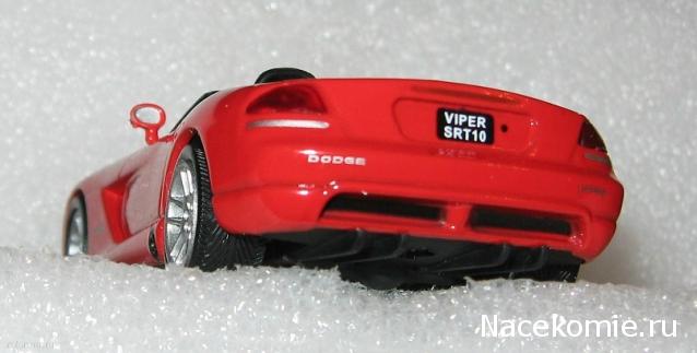 Суперкары №17 Dodge Viper SRT-10 фото модели, обсуждение