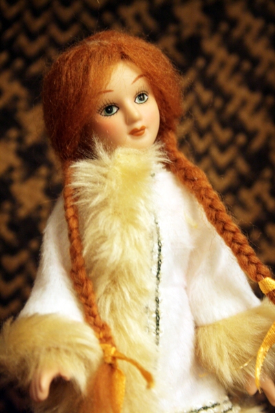 Куклы в народных костюмах №1 Кукла в зимнем костюме Московской губернии