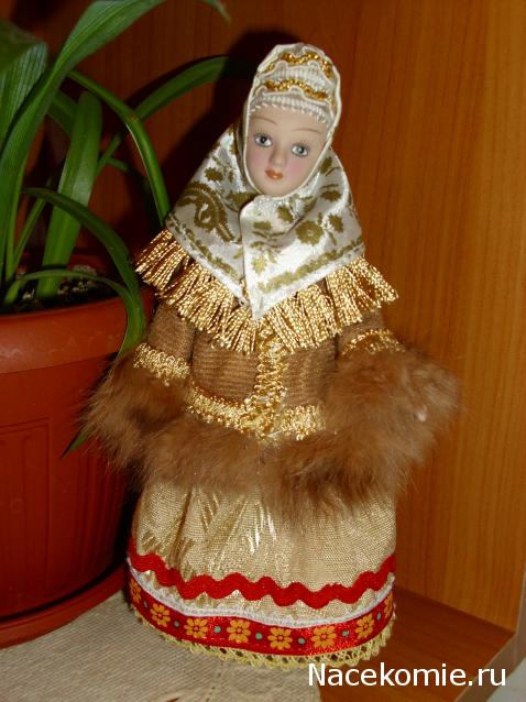 Куклы в народных костюмах №5 Кукла в зимнем костюме Архангельской губернии