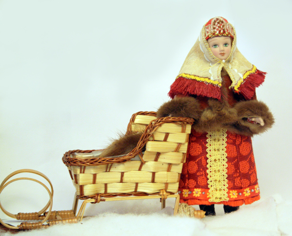 Куклы в народных костюмах №5 Кукла в зимнем костюме Архангельской губернии
