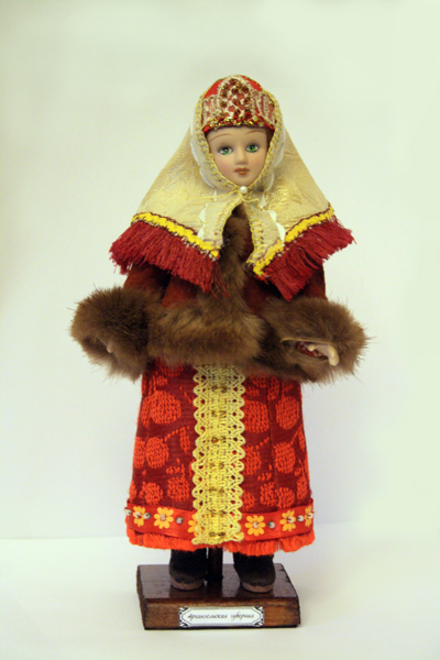 Куклы в народных костюмах №5 Кукла в зимнем костюме Архангельской губернии