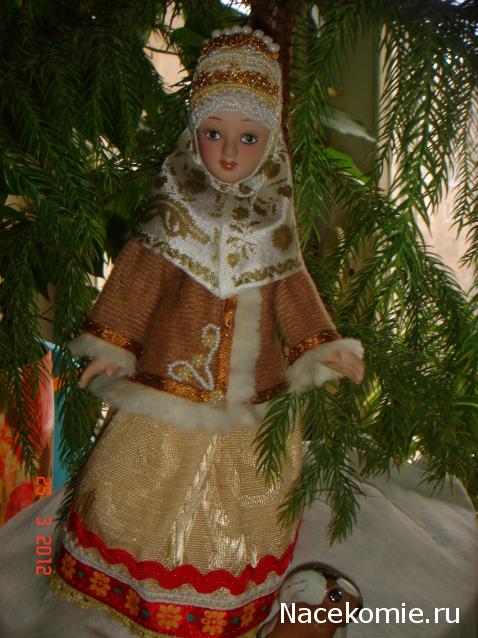Куклы в народных костюмах №5 Кукла в зимнем костюме Архангельской губернии