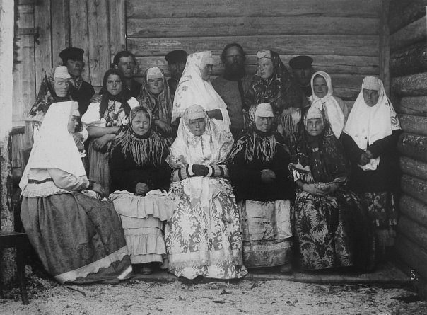 Куклы в народных костюмах №5 Кукла в зимнем костюме Архангельской губернии