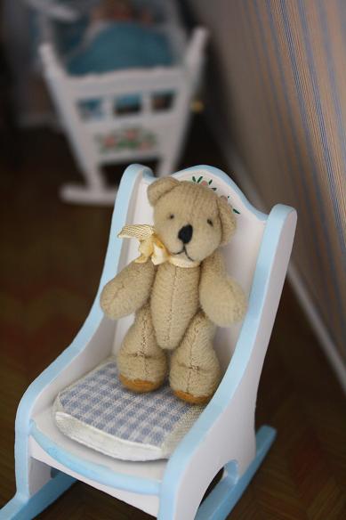 Дом Мечты №29 Игрушка медведь, книжная полка