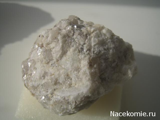 Минералы №36 Альбит фото, обсуждение