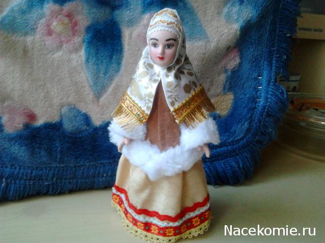 Куклы в народных костюмах №5 Кукла в зимнем костюме Архангельской губернии