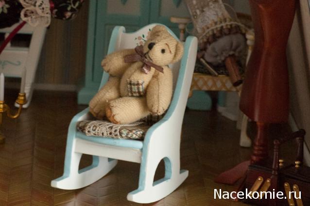 Дом Мечты №29 Игрушка медведь, книжная полка