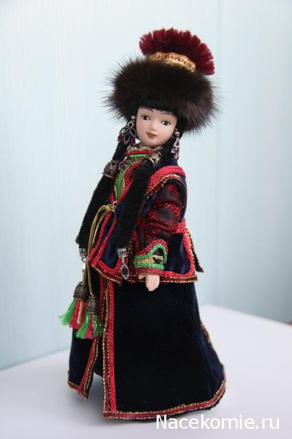 Куклы в народных костюмах №7 Кукла в калмыцком праздничном костюме