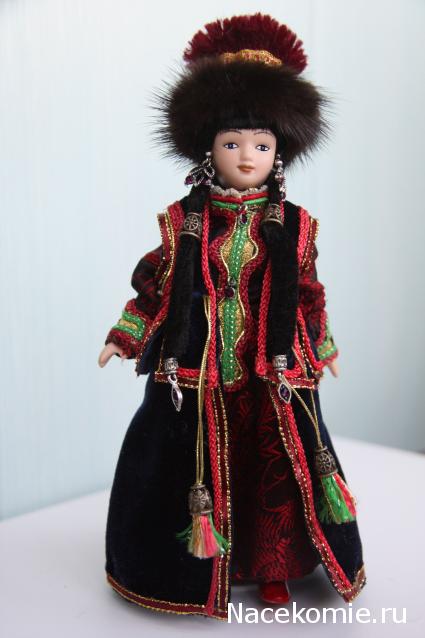 Куклы в народных костюмах №7 Кукла в калмыцком праздничном костюме
