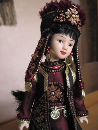 Куклы в народных костюмах №7 Кукла в калмыцком праздничном костюме