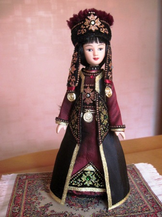 Куклы в народных костюмах №7 Кукла в калмыцком праздничном костюме