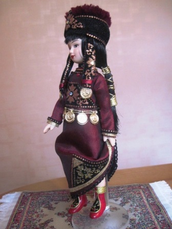 Куклы в народных костюмах №7 Кукла в калмыцком праздничном костюме