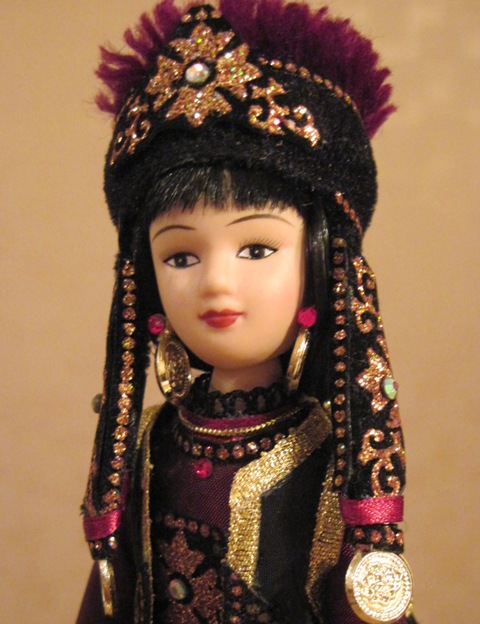 Куклы в народных костюмах №7 Кукла в калмыцком праздничном костюме