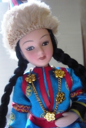 Куклы в народных костюмах №11 Кукла в бурятском женском костюме