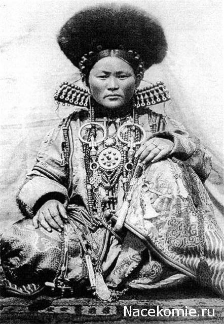 Куклы в народных костюмах №11 Кукла в бурятском женском костюме