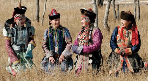 Куклы в народных костюмах №11 Кукла в бурятском женском костюме