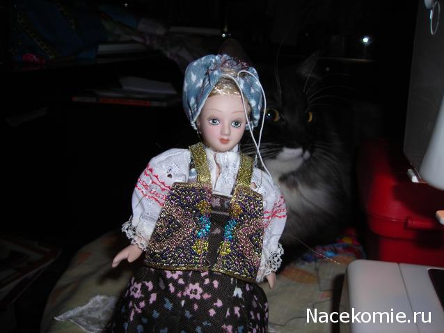Куклы в народных костюмах №5 Кукла в зимнем костюме Архангельской губернии