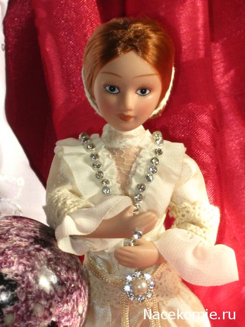 Куклы в народных костюмах №13 Кукла в городском свадебном костюме Санкт-Петербургской губернии