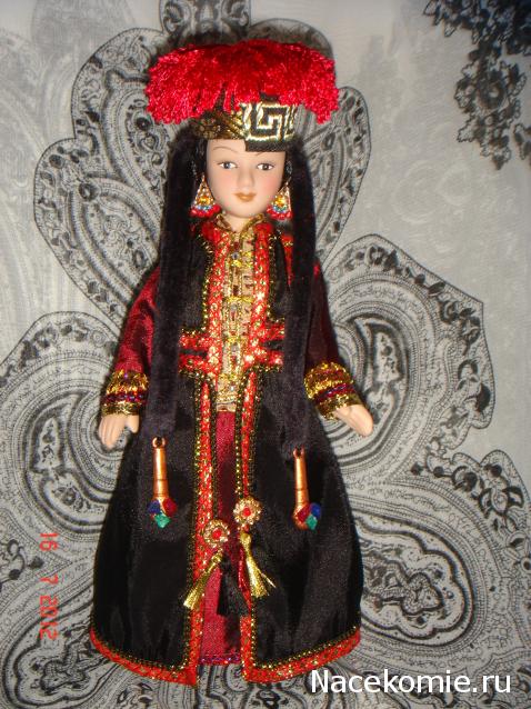Куклы в народных костюмах №7 Кукла в калмыцком праздничном костюме