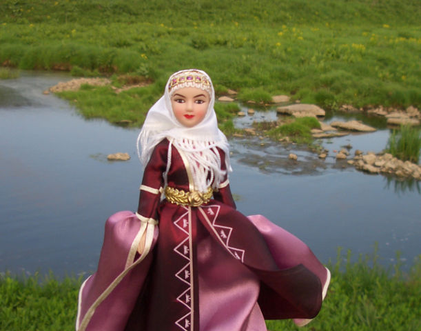 Куклы в народных костюмах №3 Кукла в карачаевском праздничном костюме