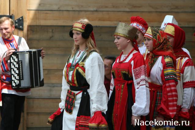 Куклы в народных костюмах – "Девчушки-болтушки"