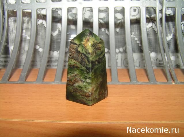 Энергия камней № 75 Хлорит с пиритом (обелиск) фото, обсуждение