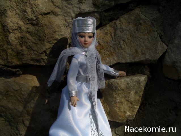 Куклы в народных костюмах №15 Кукла в осетинском девичьем костюме
