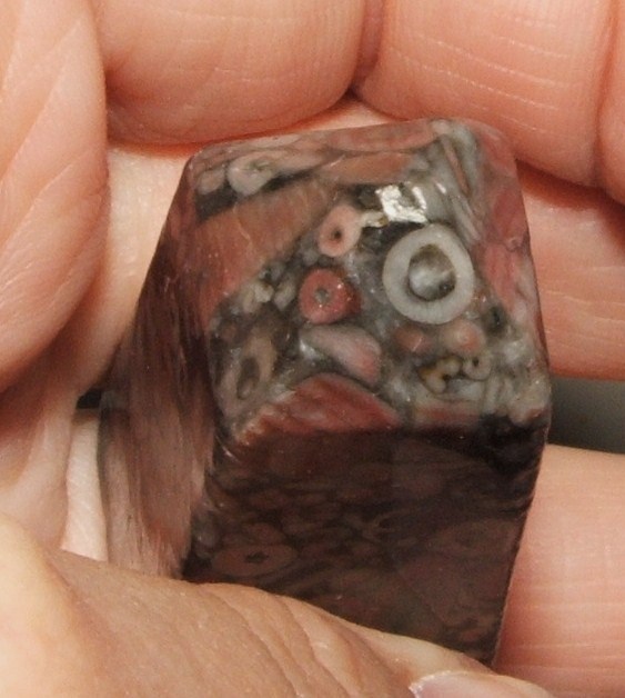 Энергия камней № 90 Криноидный известняк (обелиск) фото, обсуждение