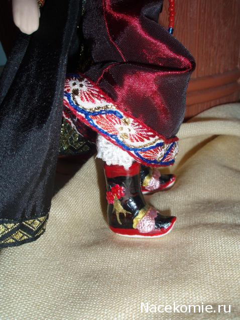 Куклы в народных костюмах №7 Кукла в калмыцком праздничном костюме