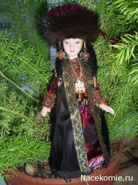 Куклы в народных костюмах №7 Кукла в калмыцком праздничном костюме