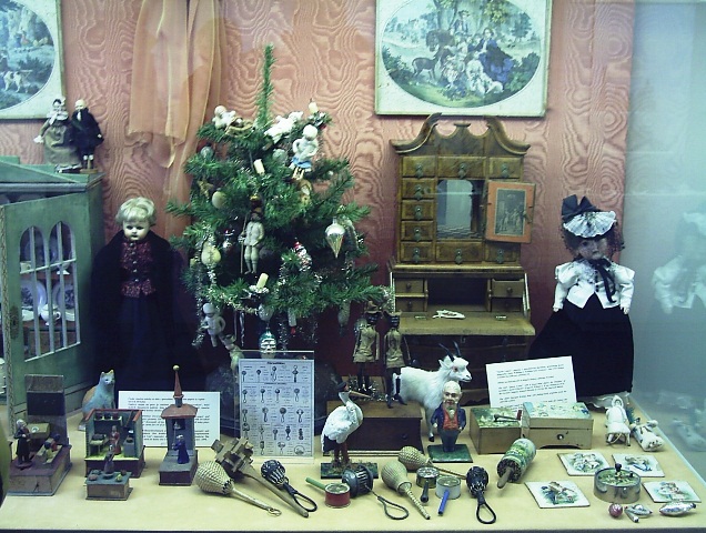 Новый год, Рождество и другие праздники в миниатюре