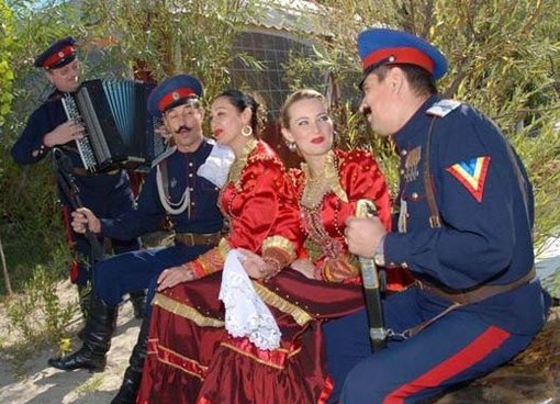 Куклы в народных костюмах №22 Кукла в праздничном костюме донской казачки