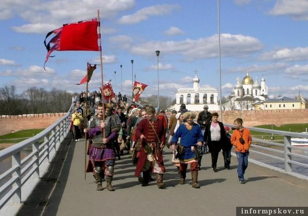Куклы в народных костюмах №25 Кукла в летнем костюме Новгородской губернии