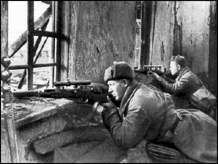 Солдаты ВОВ №1 - Снайпер РККА в осеннем камуфляже, 1941-1945 гг.