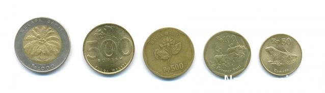 Монеты и банкноты №54  100 рублей (Беларусь), 10 пайса (Бангладеш)