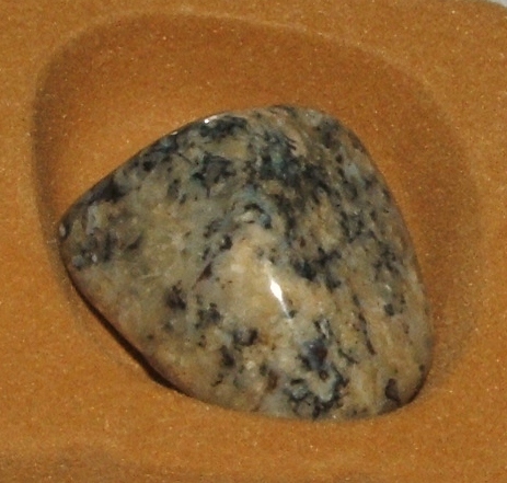 Энергия камней №111 Моховой опал (окатанный камень) фото, обсуждение