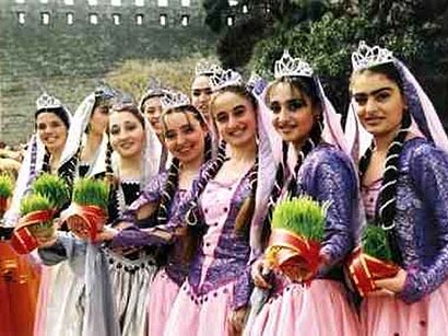 Куклы в народных костюмах №32 Кукла в азербайджанском праздничном костюме