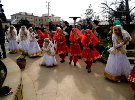 Куклы в народных костюмах №32 Кукла в азербайджанском праздничном костюме