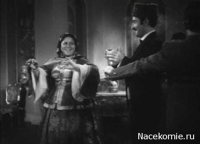 Куклы в народных костюмах №32 Кукла в азербайджанском праздничном костюме