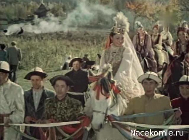 Куклы в народных костюмах №32 Кукла в азербайджанском праздничном костюме