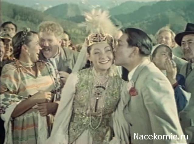 Куклы в народных костюмах №32 Кукла в азербайджанском праздничном костюме