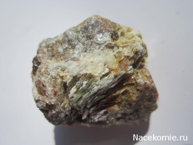 Минералы №52 Андалузит фото, обсуждение