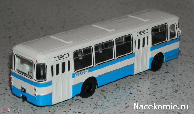 Модель автобуса ЛиАЗ-677 в масштабе 1:72